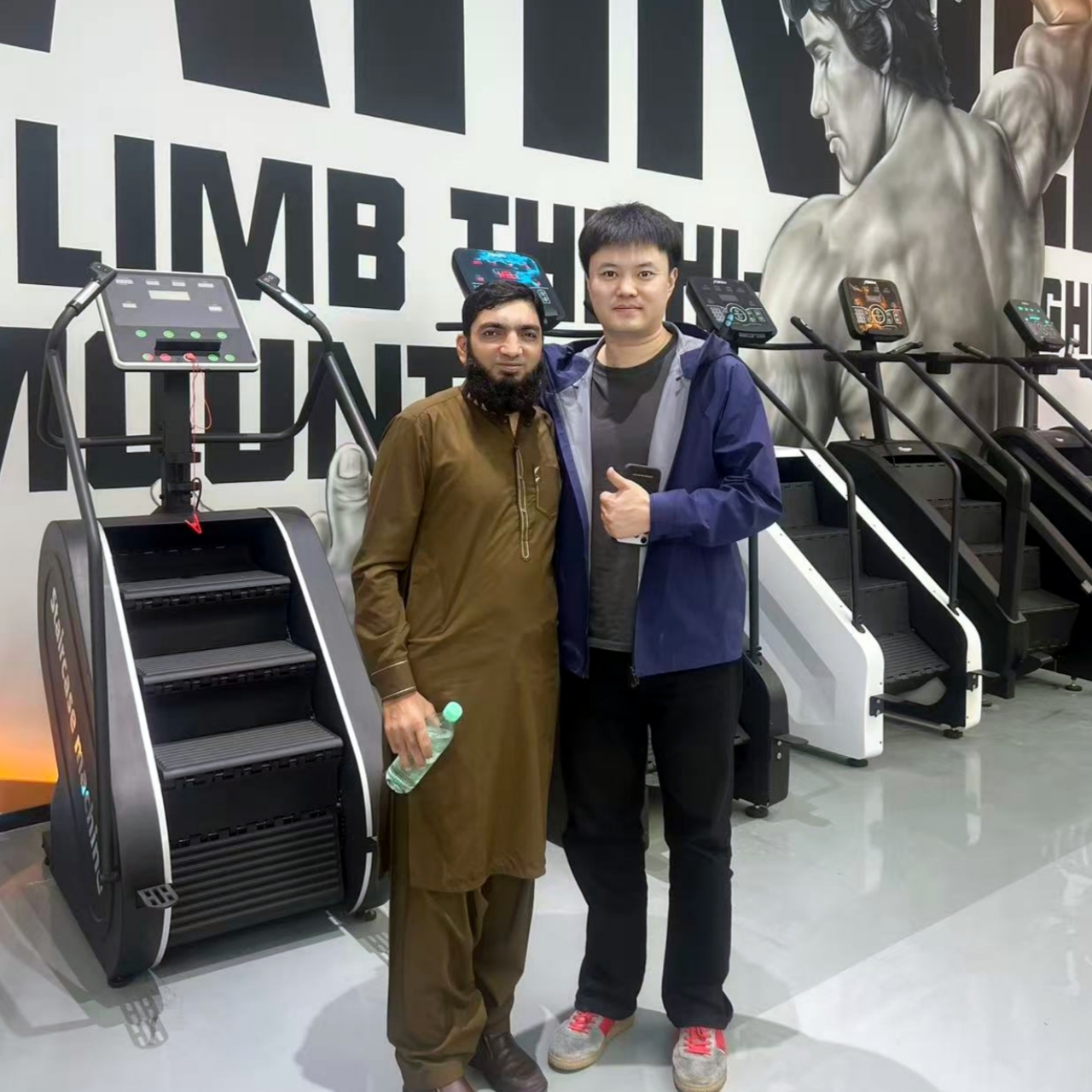 yingruis Fitness Equipment Technology Co., Ltd.、パキスタンの顧客向けにカーブトレッドミル 30 台の注文を無事完了